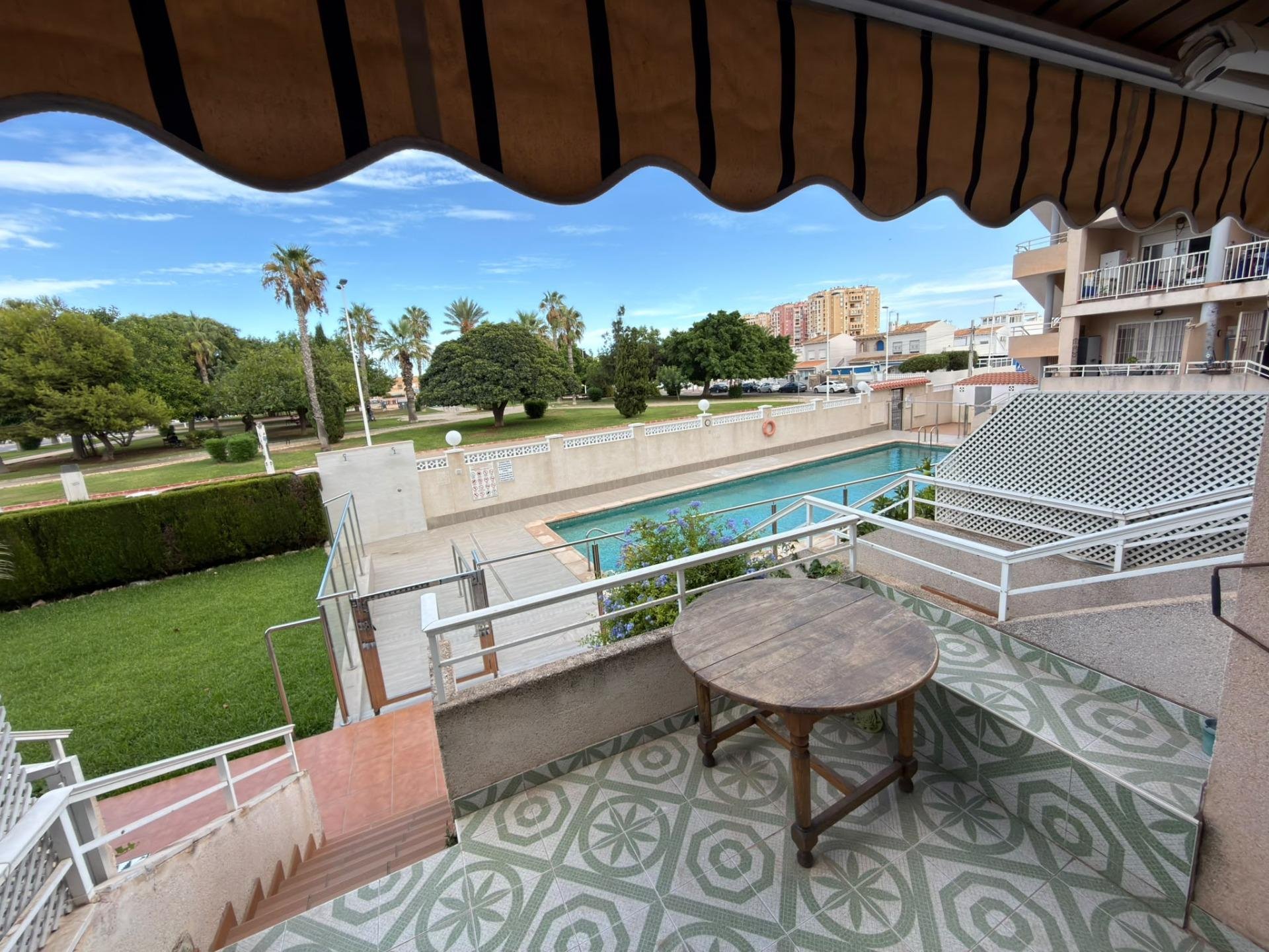 Bungalow i Torrevieja, Alicante, Spanien 1 sovrum, 66 kvm. Nr. 196672