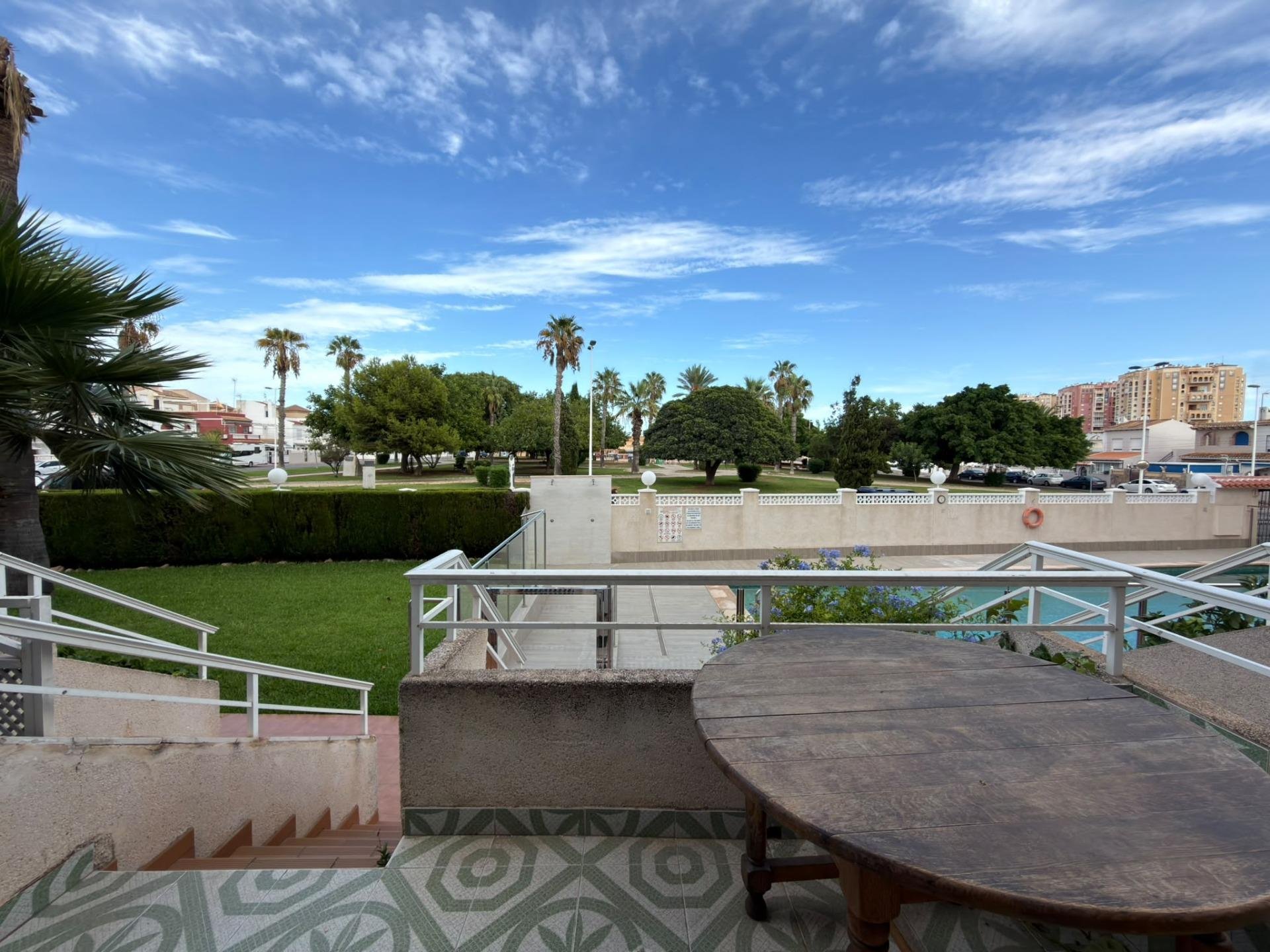 Bungalow i Torrevieja, Alicante, Spanien 1 sovrum, 66 kvm. Nr. 196672