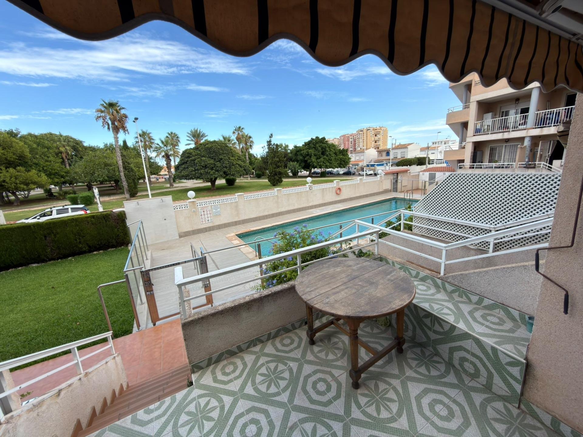 Bungalow i Torrevieja, Alicante, Spanien 1 sovrum, 66 kvm. Nr. 196672