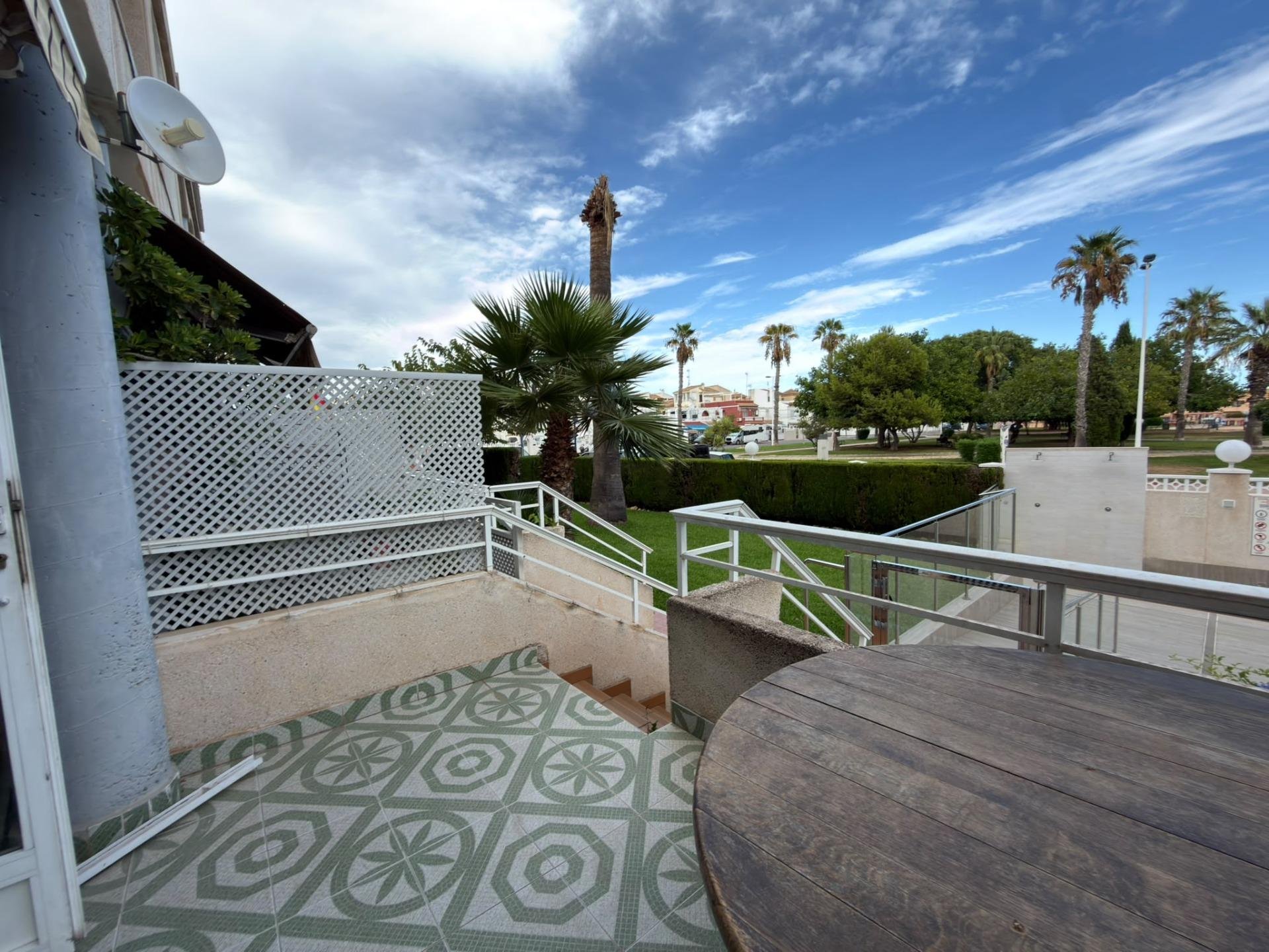 Bungalow i Torrevieja, Alicante, Spanien 1 sovrum, 66 kvm. Nr. 196672