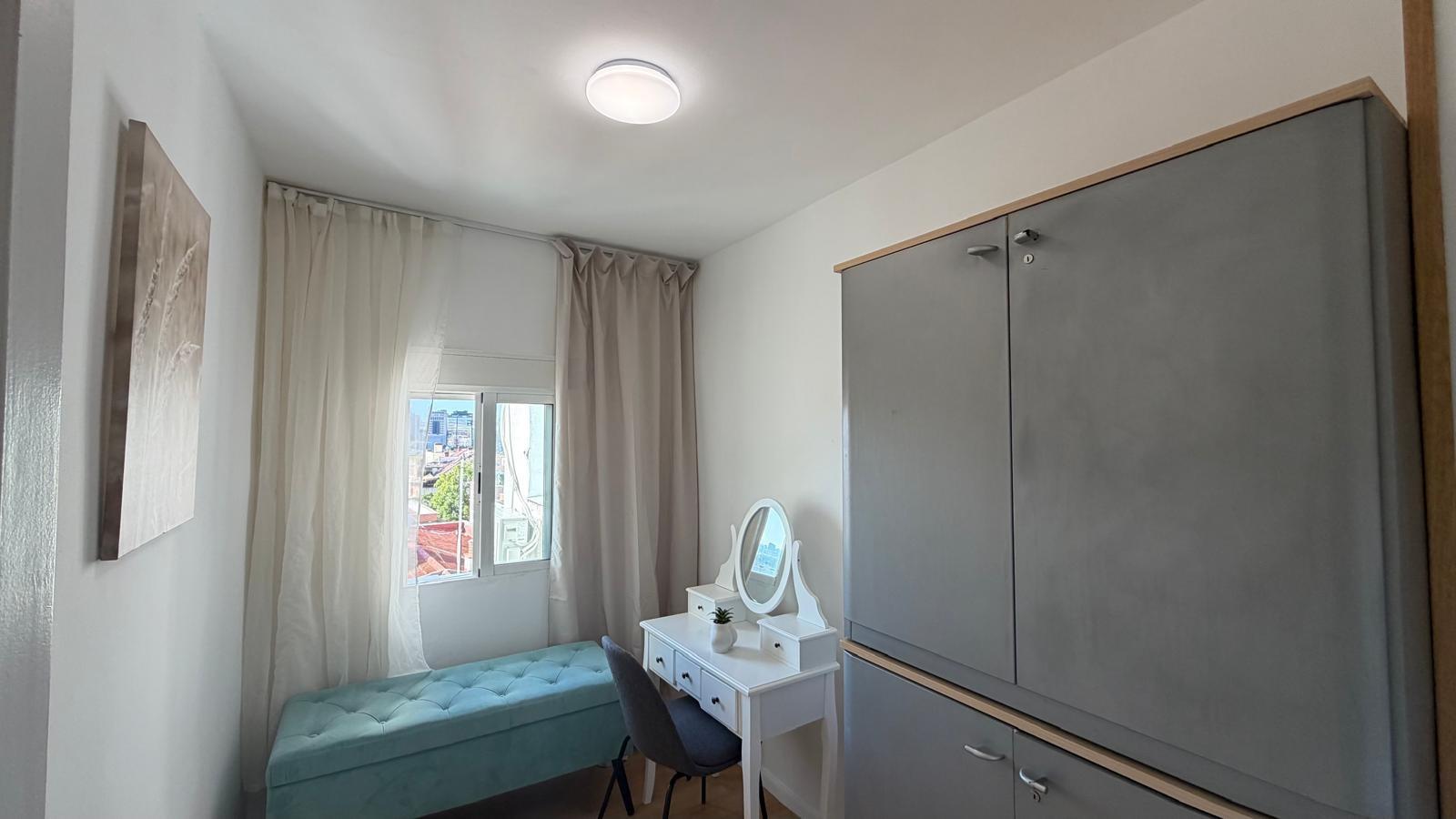 Apartamento en Madrid, España 1 dormitorio, 40 m2 No. 196669
