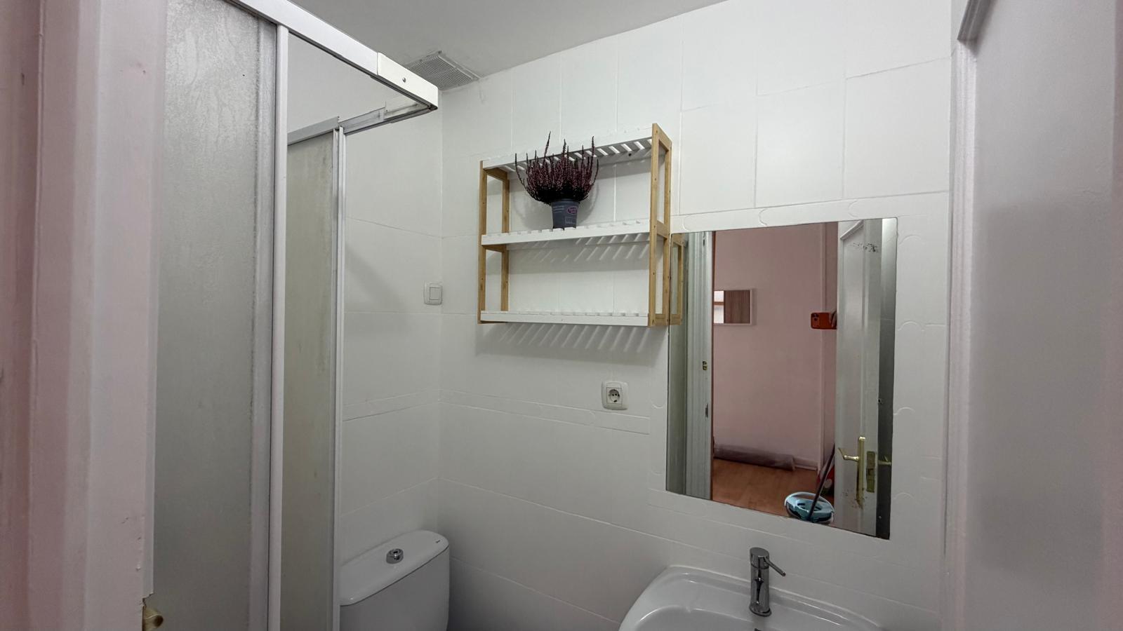 Apartamento en Madrid, España 1 dormitorio, 40 m2 No. 196669