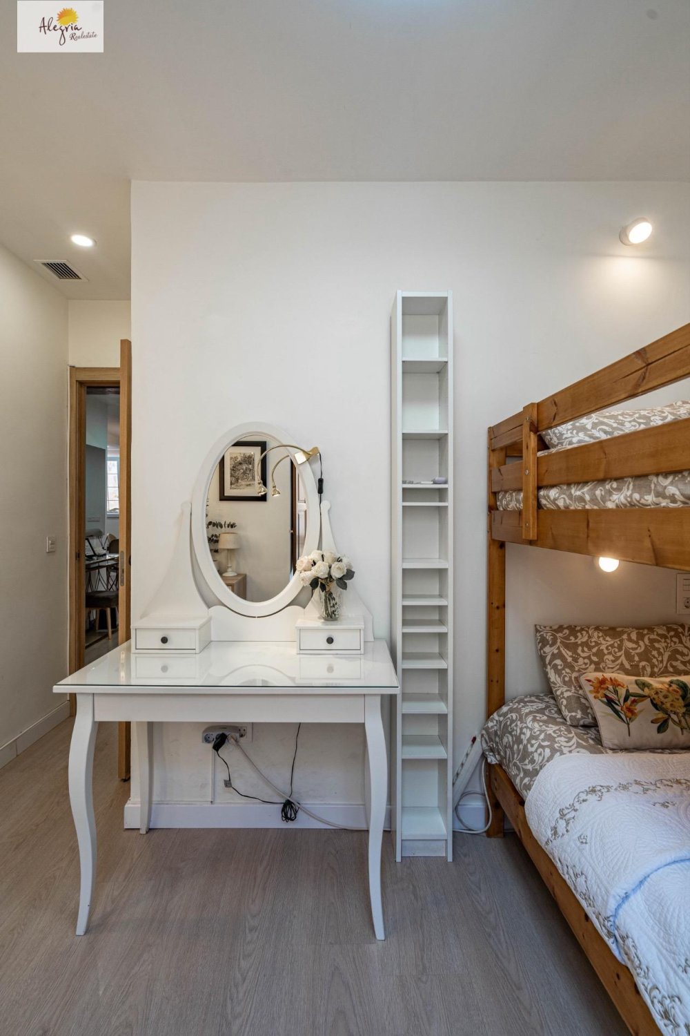 Apartment in Valencia, Spain 3 bedrooms, 90 sq.m. No. 196670
