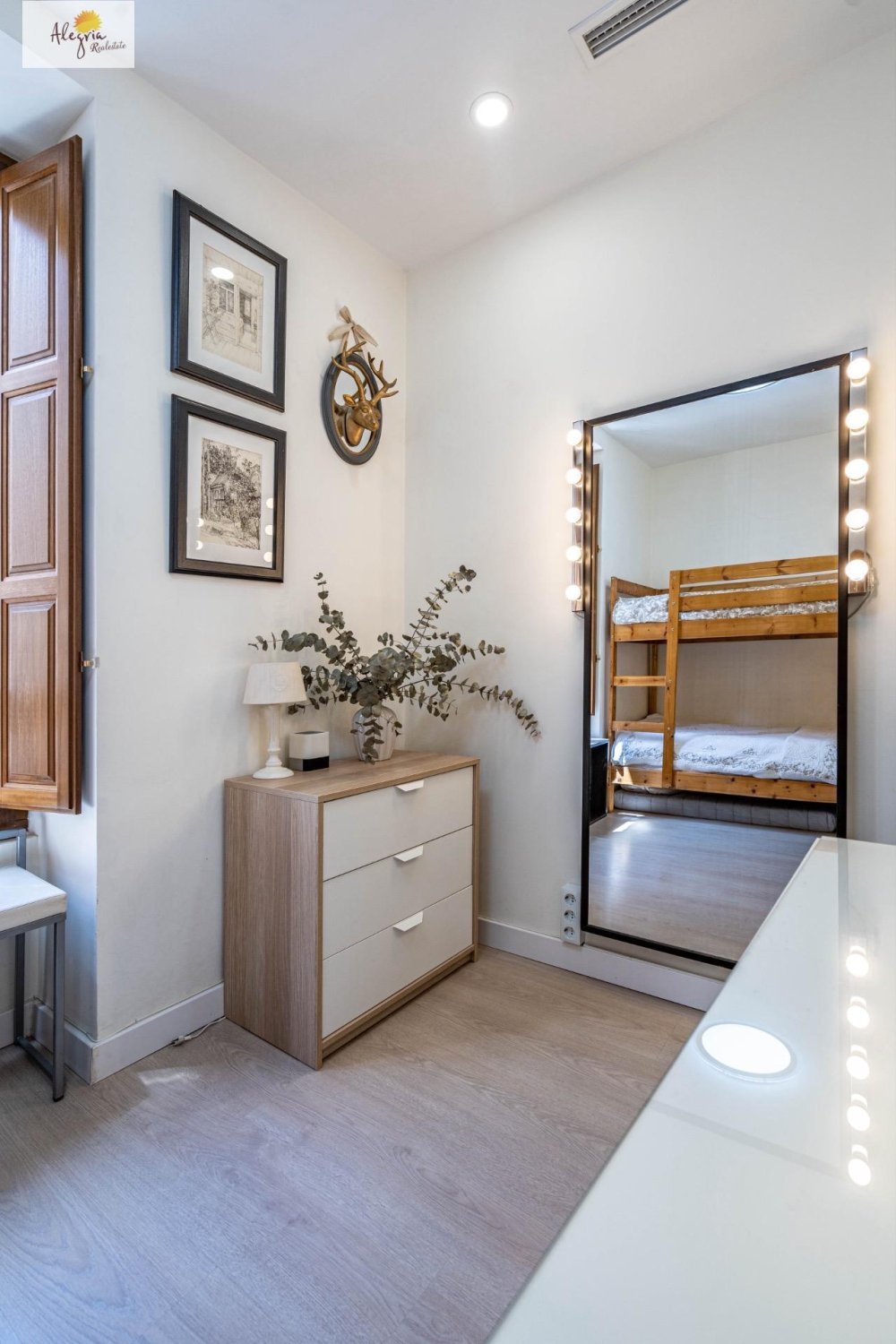 Apartment in Valencia, Spain 3 bedrooms, 90 sq.m. No. 196670