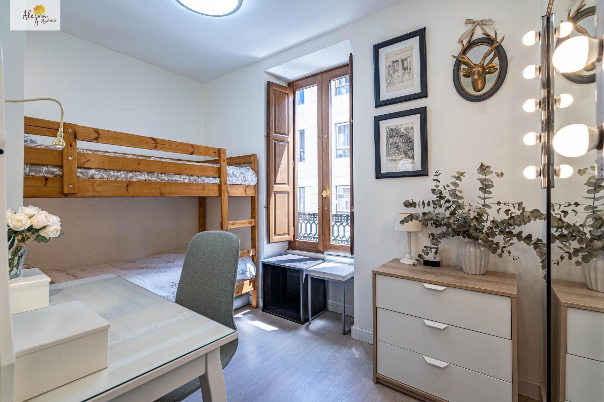 Apartment in Valencia, Spain 3 bedrooms, 90 sq.m. No. 196670