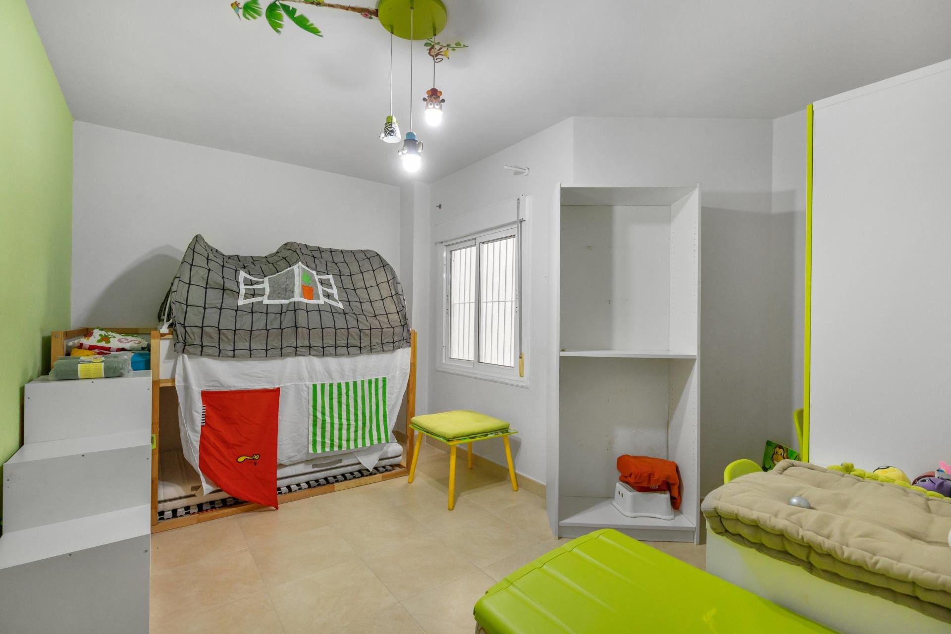 Dzīvoklis Torrevieja, Alicante, Spānijā 4 istabas,  Nr. 147643