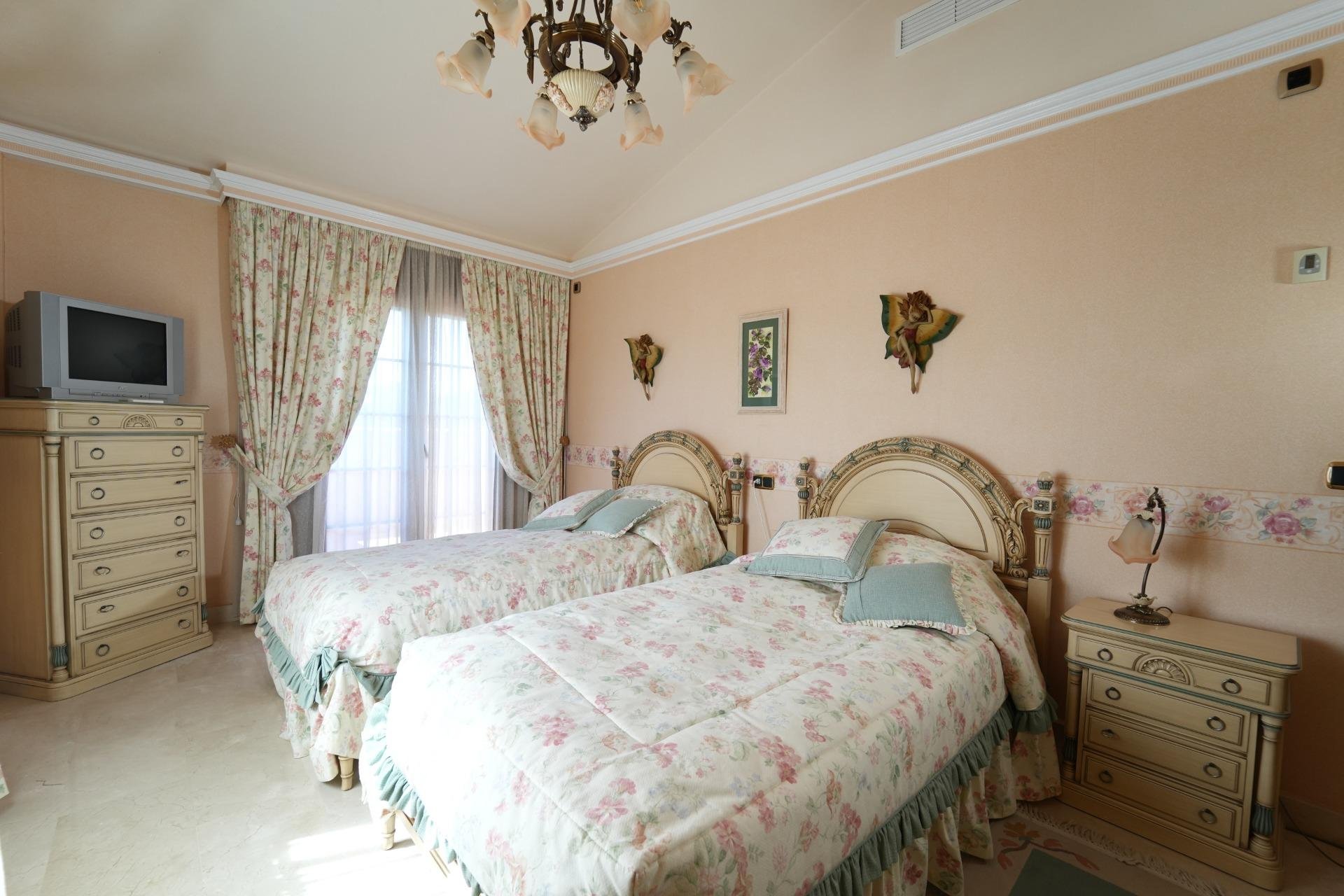 Вилла в Дехеса де Кампоамор, Аликанте, Испания 8 спален, 734м2 №179571