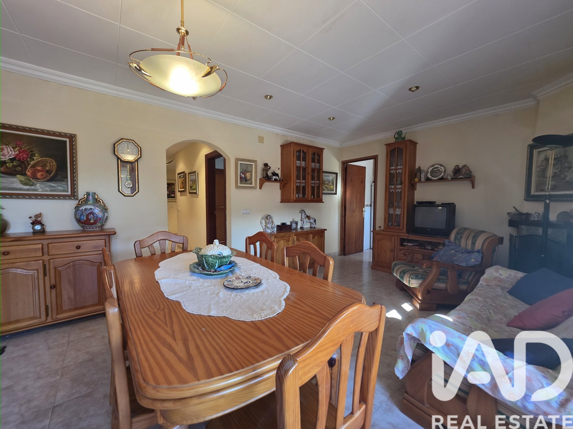 Townhouse in Albesa, Lleida, Spain 4 bedrooms, 186 sq.m. No. 185490