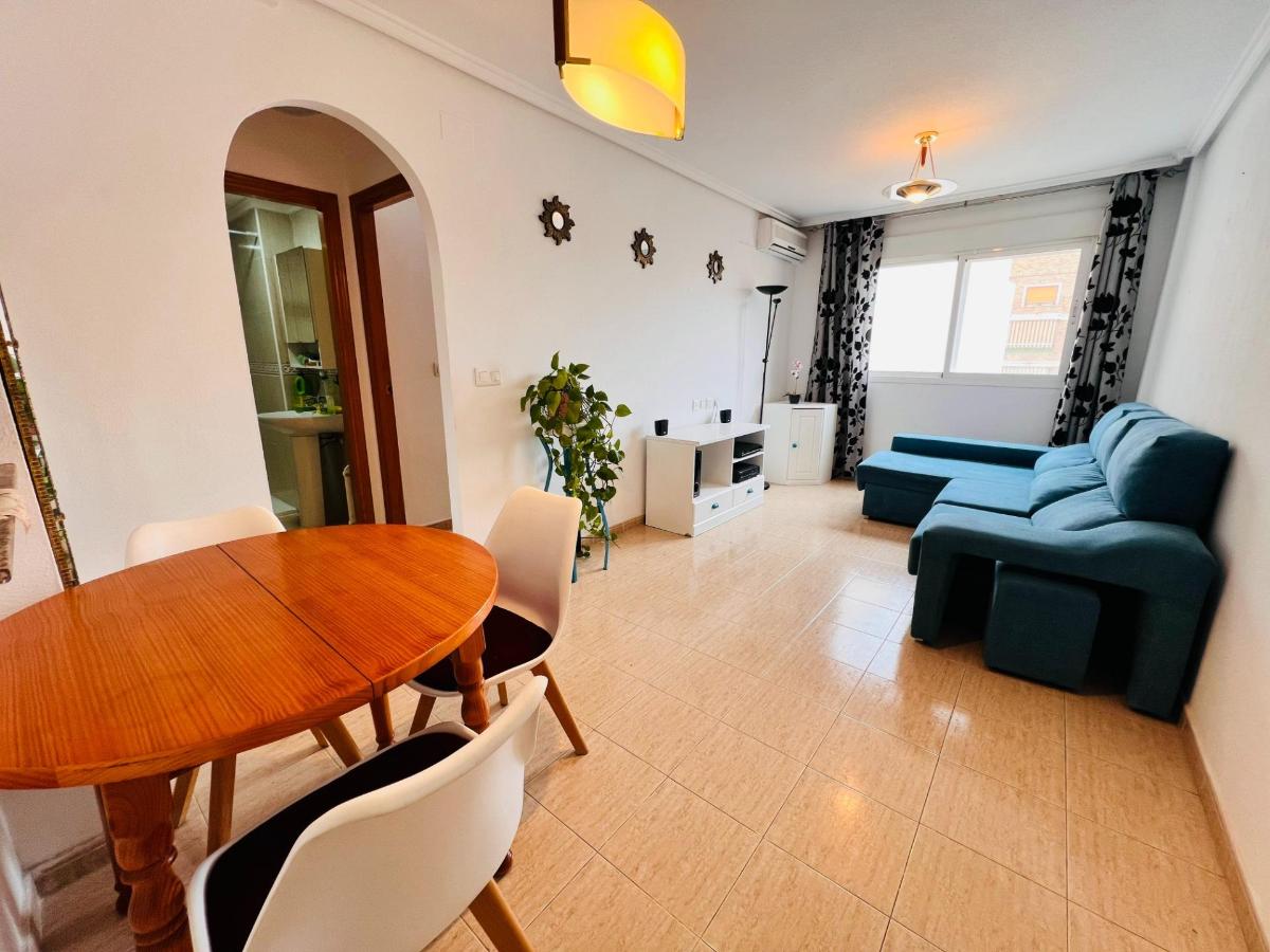 Apartamento en Torrevieja, Alicante, España 2 dormitorios, 57 m2 No. 183741