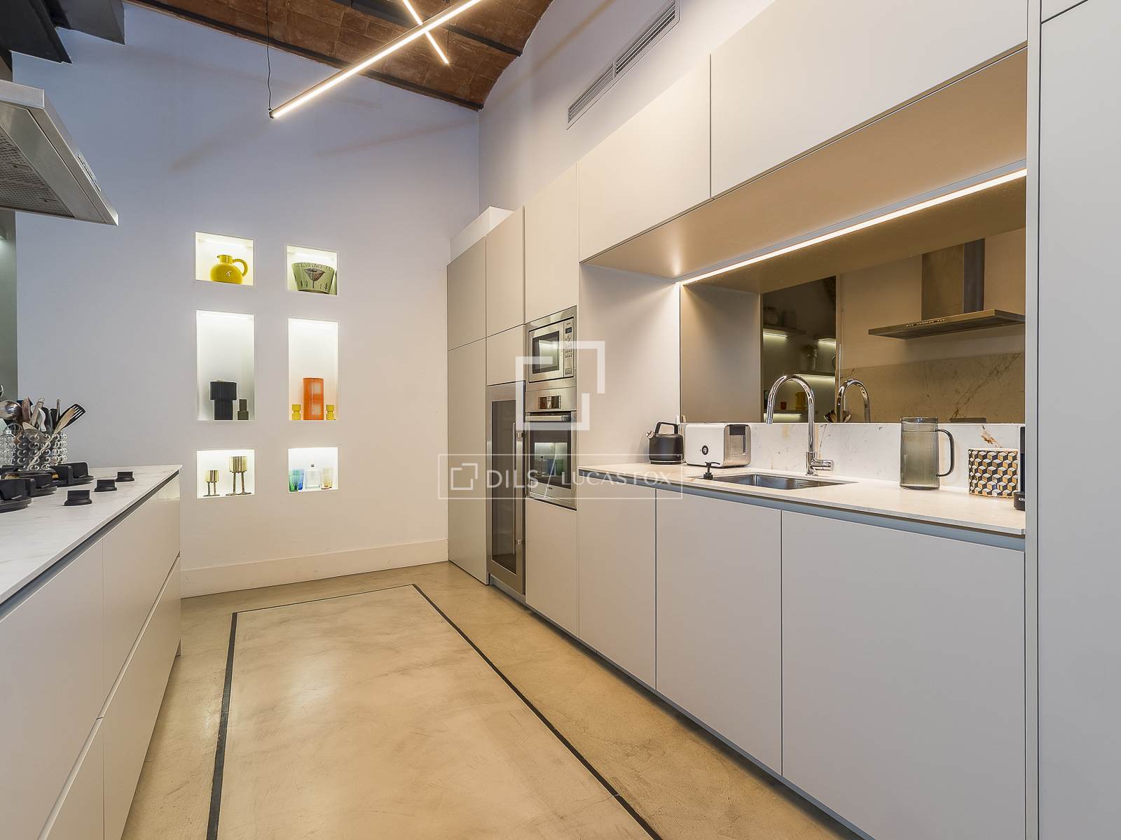 Apartamento en Barcelona, España 5 dormitorios, 309 m2 No. 150973
