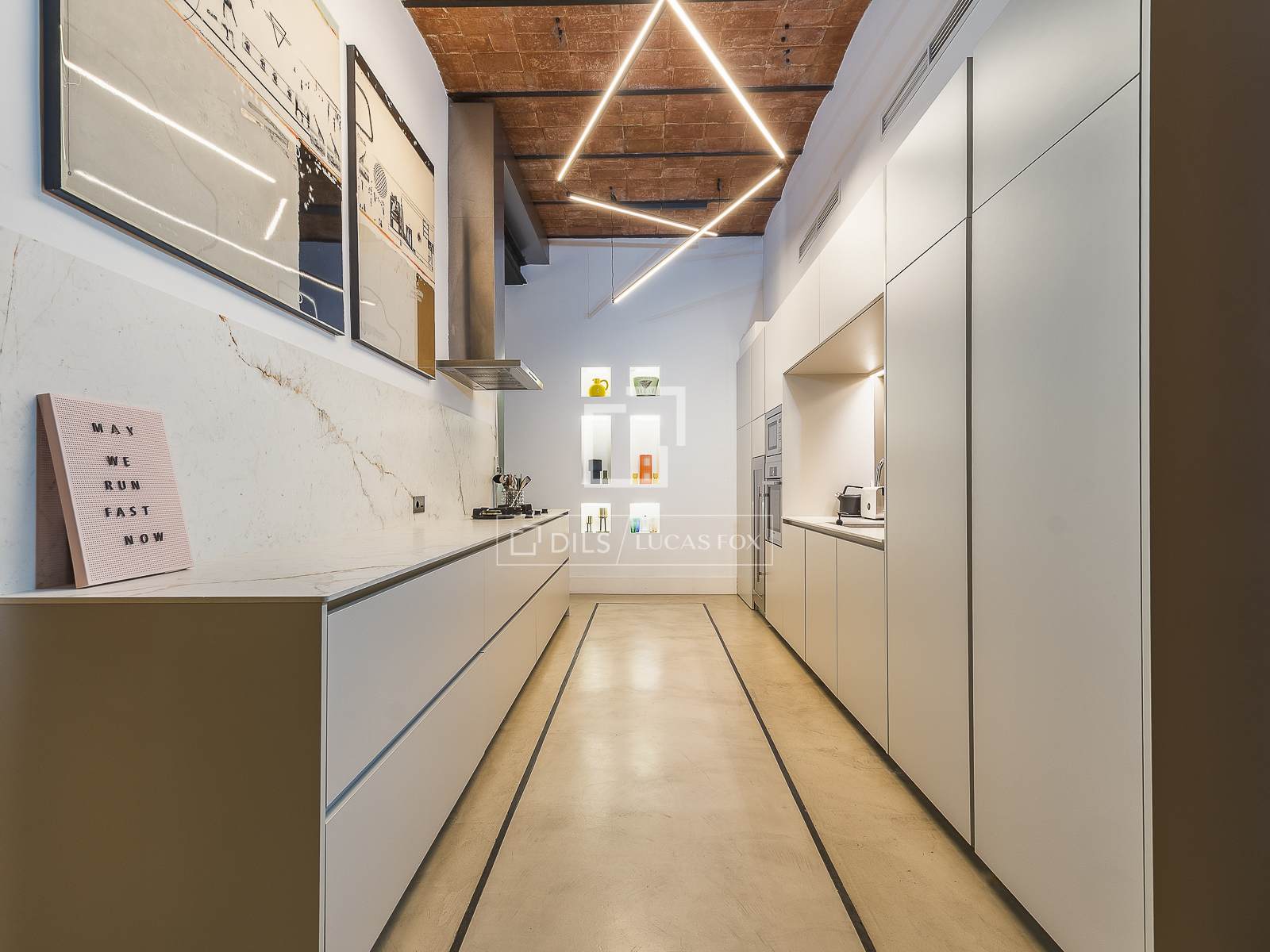 Apartamento en Barcelona, España 5 dormitorios, 309 m2 No. 150973
