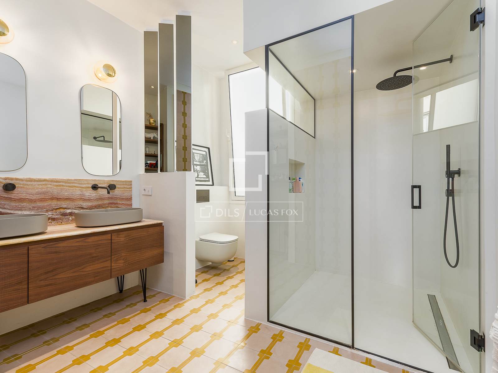 Apartamento en Barcelona, España 5 dormitorios, 309 m2 No. 150973