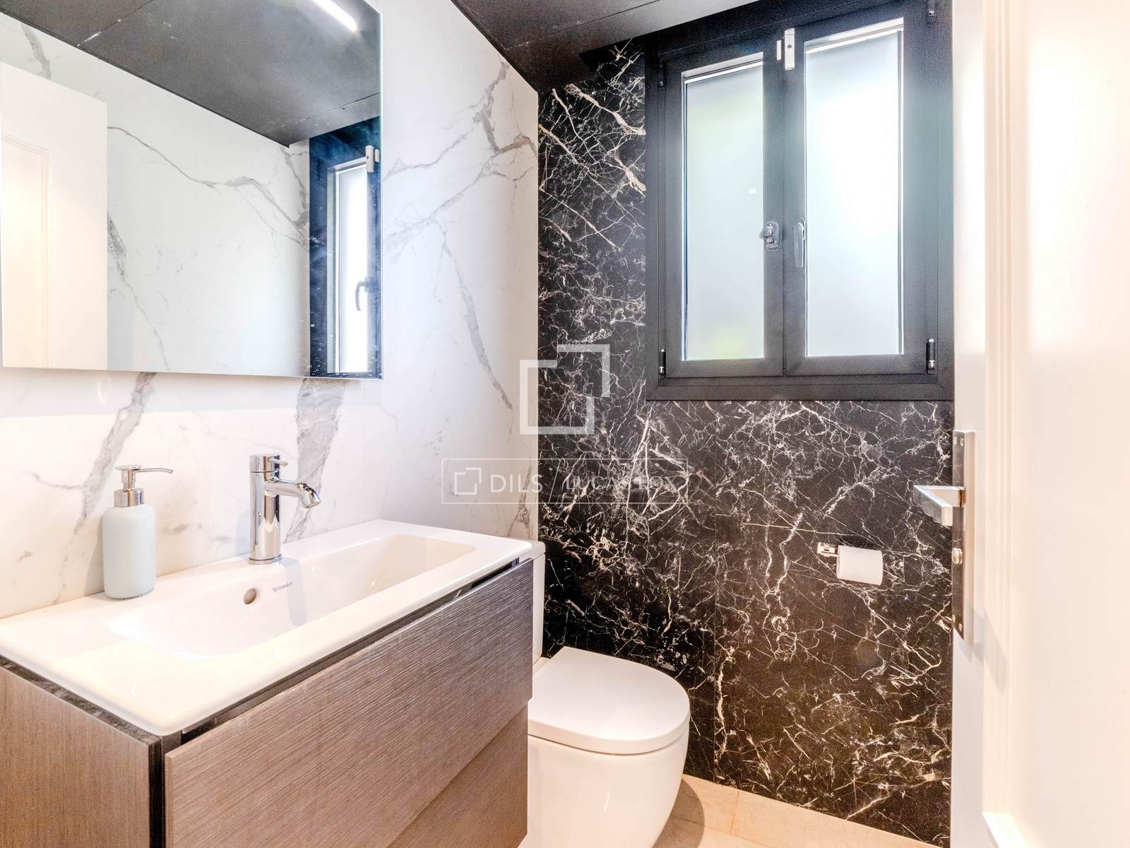 Willa w Sitges, Barcelona, Hiszpania 3 sypialnie, 366 mkw. nr 150972