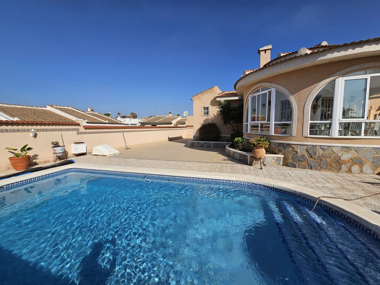 Villa a Rojales, Alicante, Spagna 3 camere da letto, 170 mq. N° 78853