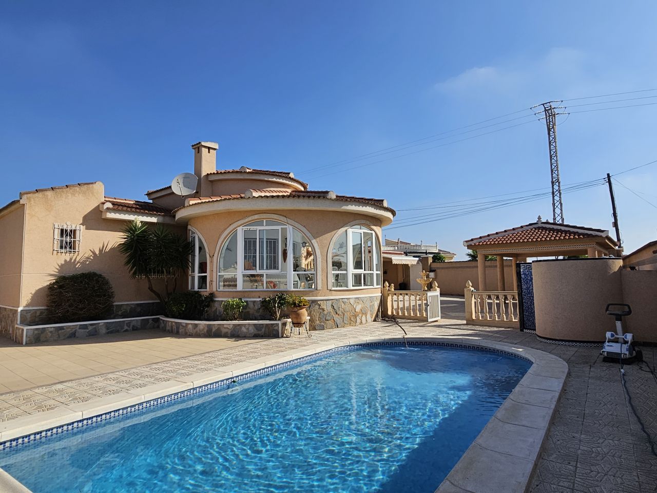 Villa a Rojales, Alicante, Spagna 3 camere da letto, 170 mq. N° 78853