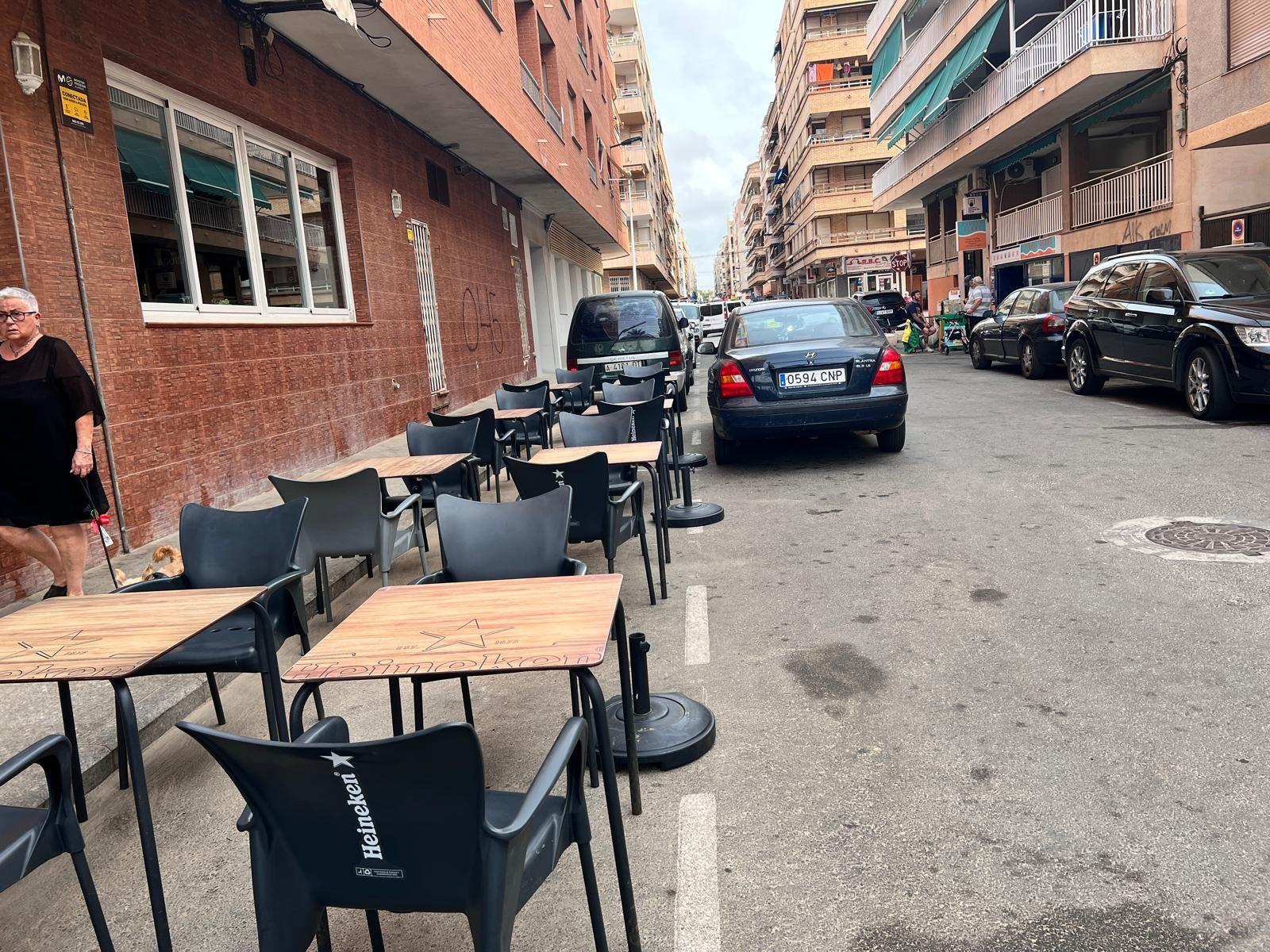 Commercial property à Torrevieja, Alicante, Espagne 158 m2 No. 165393