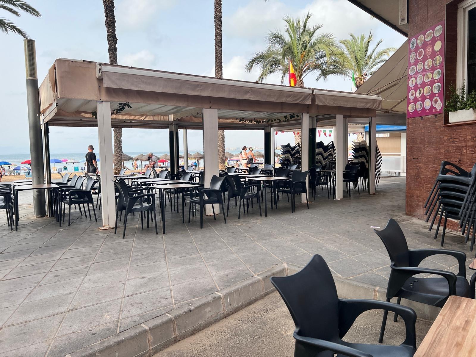 Commercial property à Torrevieja, Alicante, Espagne 158 m2 No. 165393