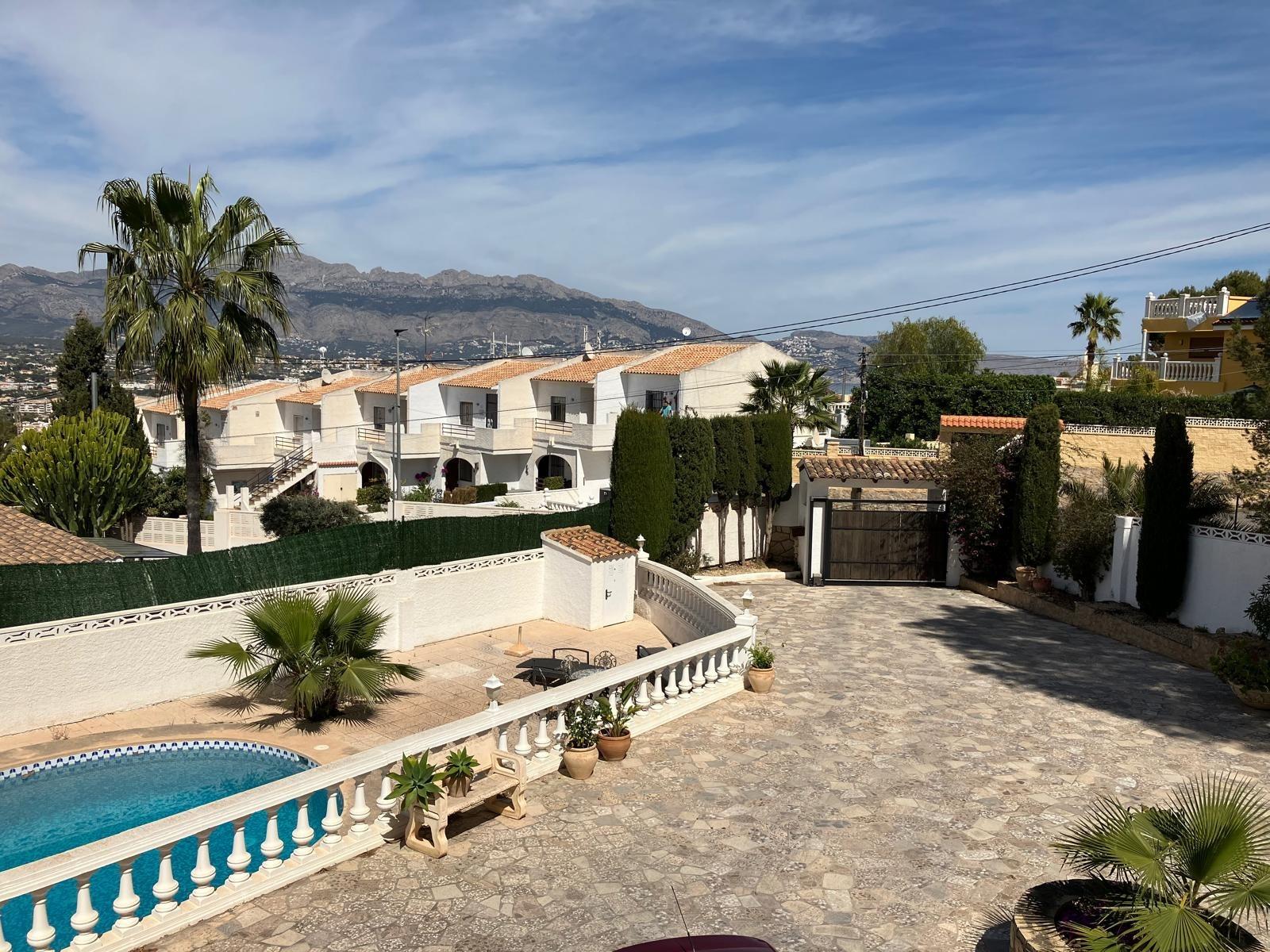 Villa i Albir, Alicante, Spanien 4 sovrum, 440 kvm. Nr. 165394
