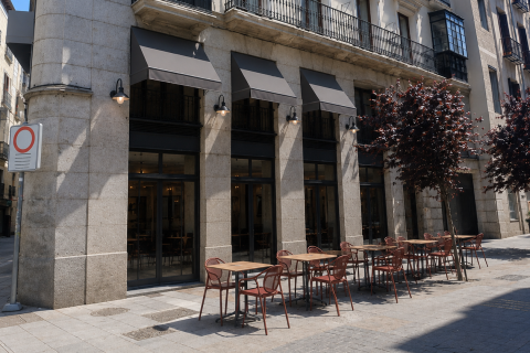 Proprietà commerciale a Madrid, Spagna 300 mq. N° 180944