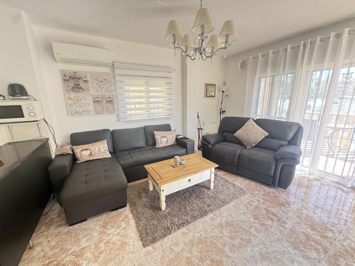 Villa in Villamartin, Alicante, Spain 3 bedrooms, 100 sq.m. No. 148921