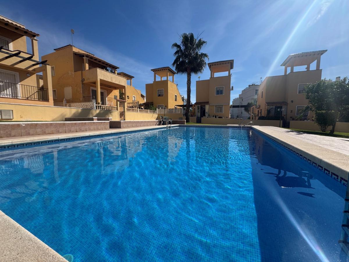 Villa in Villamartin, Alicante, Spain 3 bedrooms, 100 sq.m. No. 148921