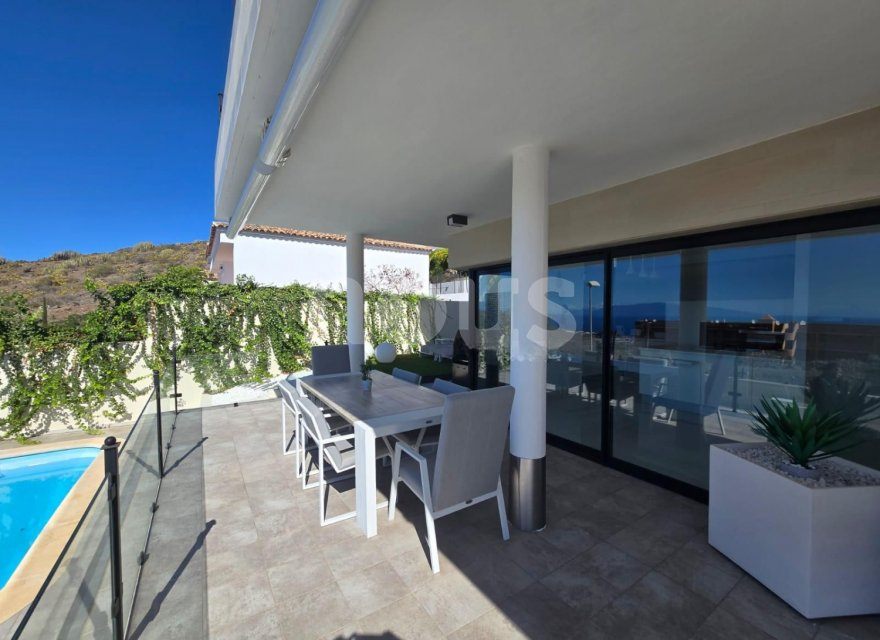 Villa i Tenerife, Spanien 3 sovrum, 350 kvm. Nr. 194732