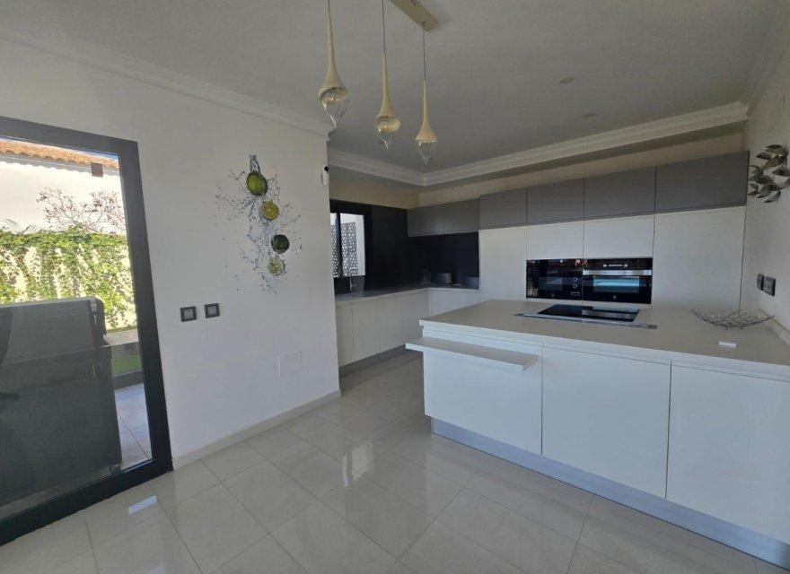 Villa i Tenerife, Spanien 3 sovrum, 350 kvm. Nr. 194732