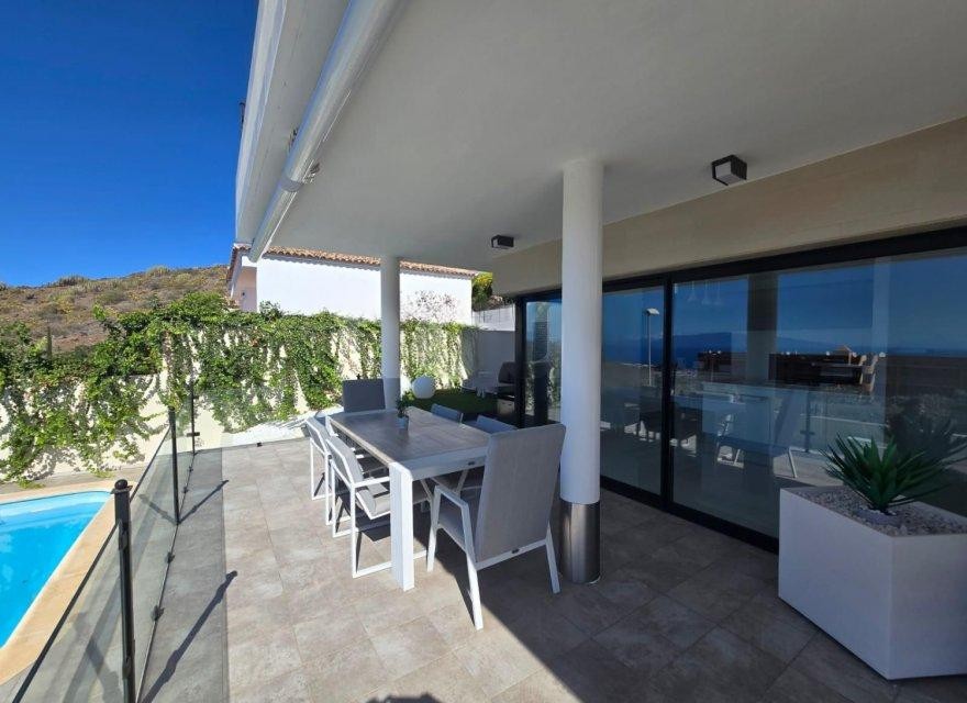 Villa i Tenerife, Spanien 3 sovrum, 350 kvm. Nr. 194732