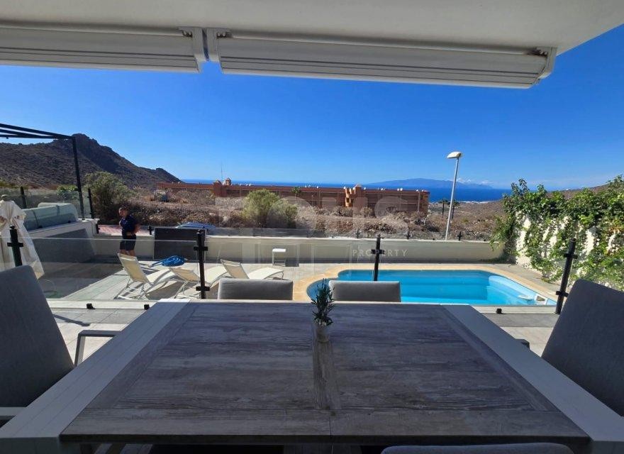 Villa i Tenerife, Spanien 3 sovrum, 350 kvm. Nr. 194732