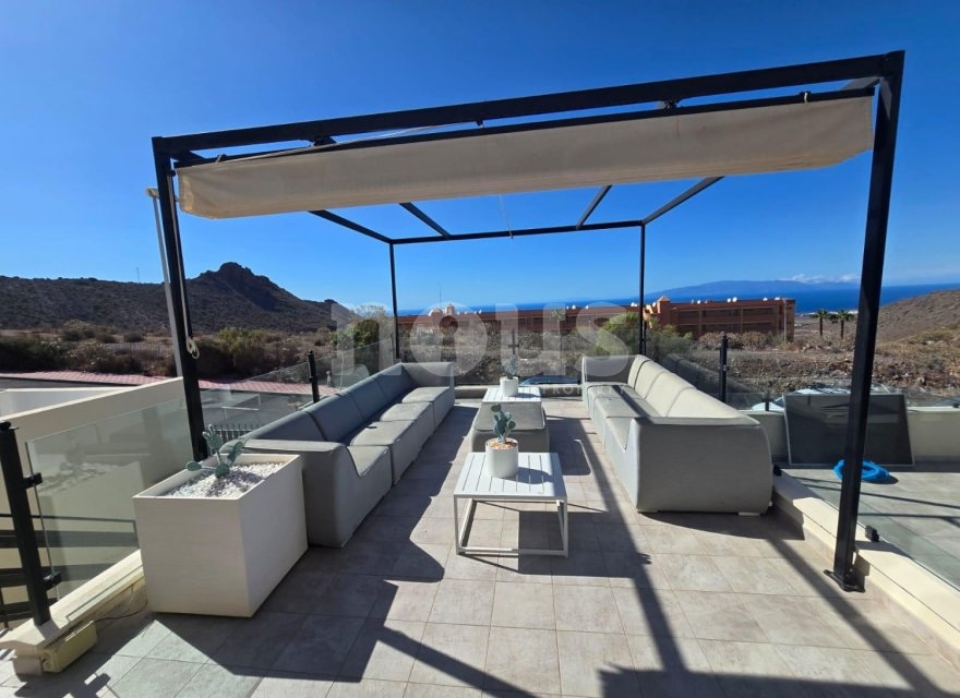 Villa i Tenerife, Spanien 3 sovrum, 350 kvm. Nr. 194732