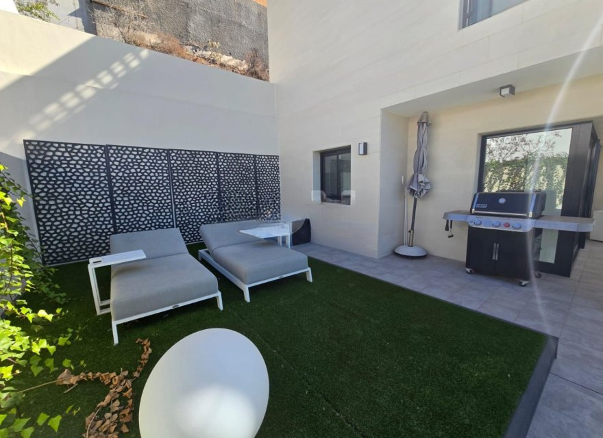 Villa i Tenerife, Spanien 3 sovrum, 350 kvm. Nr. 194732