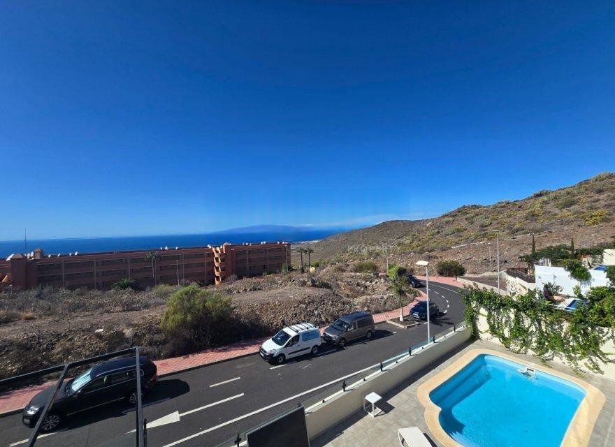 Villa i Tenerife, Spanien 3 sovrum, 350 kvm. Nr. 194732