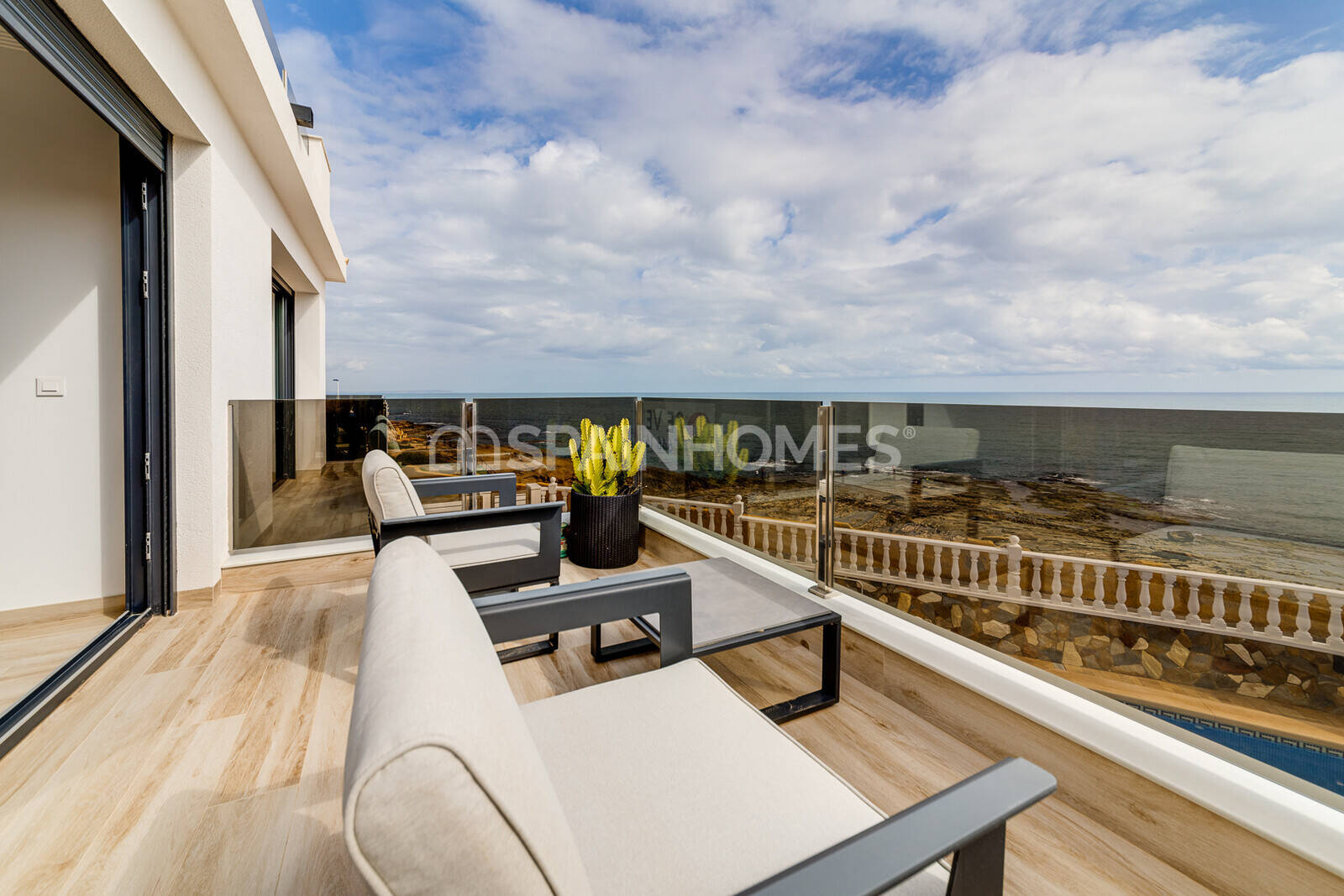 Villa in Torrevieja, Alicante, Spain 4 bedrooms, 210 sq.m. No. 194764