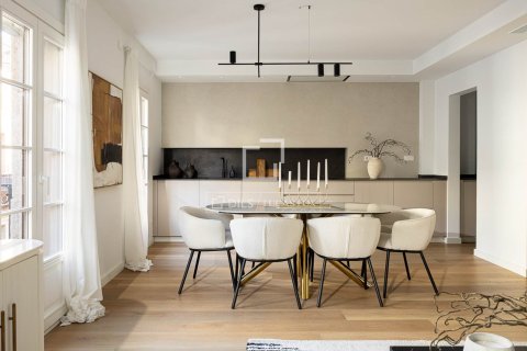Apartamento en Barcelona, España 3 dormitorios, 108 m2 No. 150771