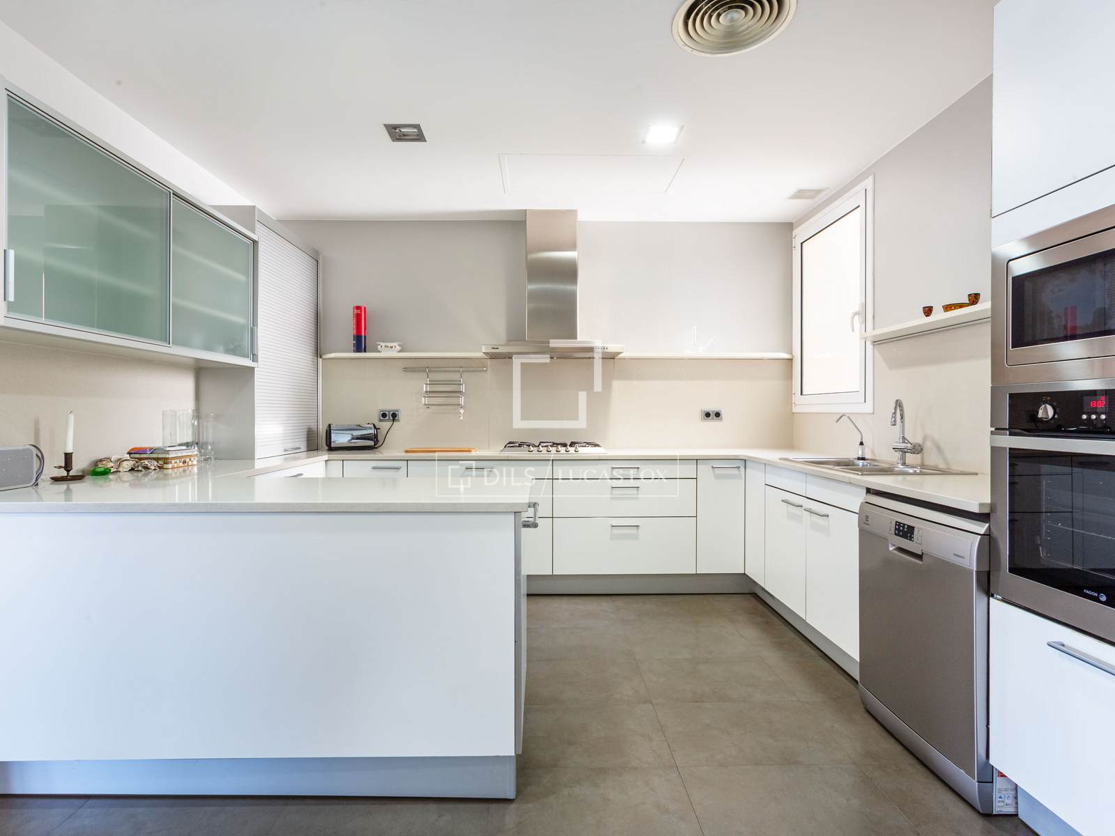 Wohnung in Barcelona, Spanien 5 Schlafzimmer, 255 m2 Nr. 150769