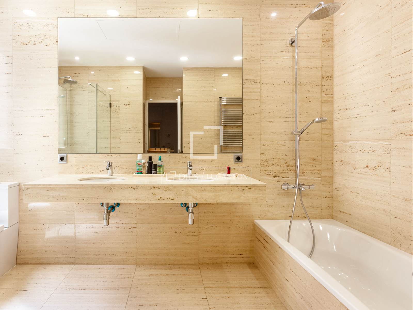 Wohnung in Barcelona, Spanien 5 Schlafzimmer, 255 m2 Nr. 150769
