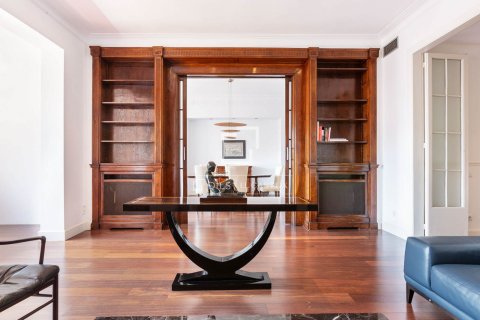Appartamento a Barcelona, Spagna 5 camere da letto, 255 mq. N° 150769