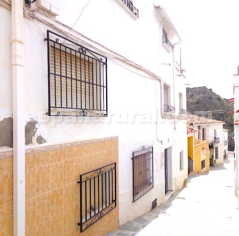 Hus i Sufli, Almeria, Spanien 4 sovrum, 130 kvm. Nr. 184089