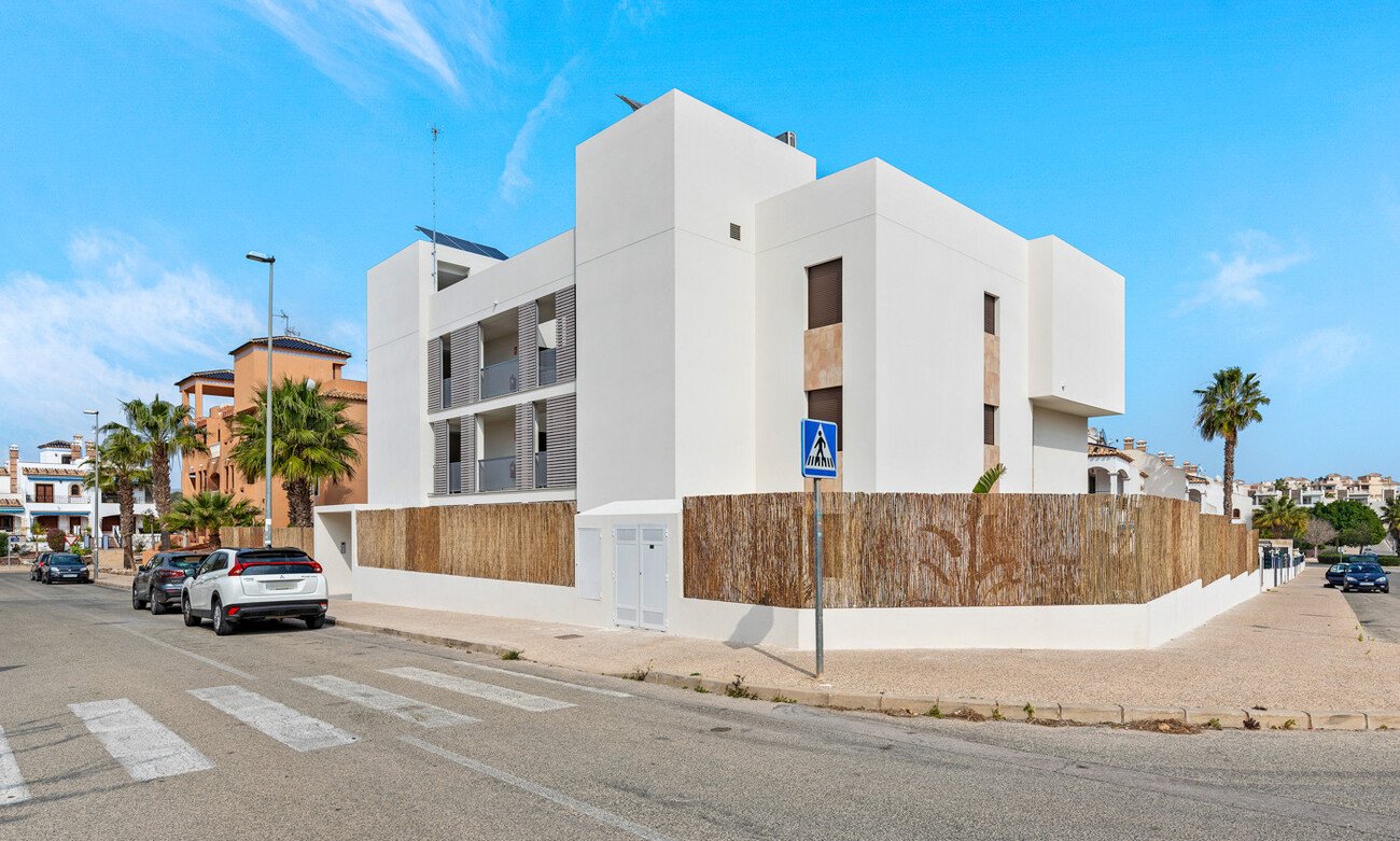 Apartamento en Villamartin, Alicante, España 2 dormitorios,  No. 190024