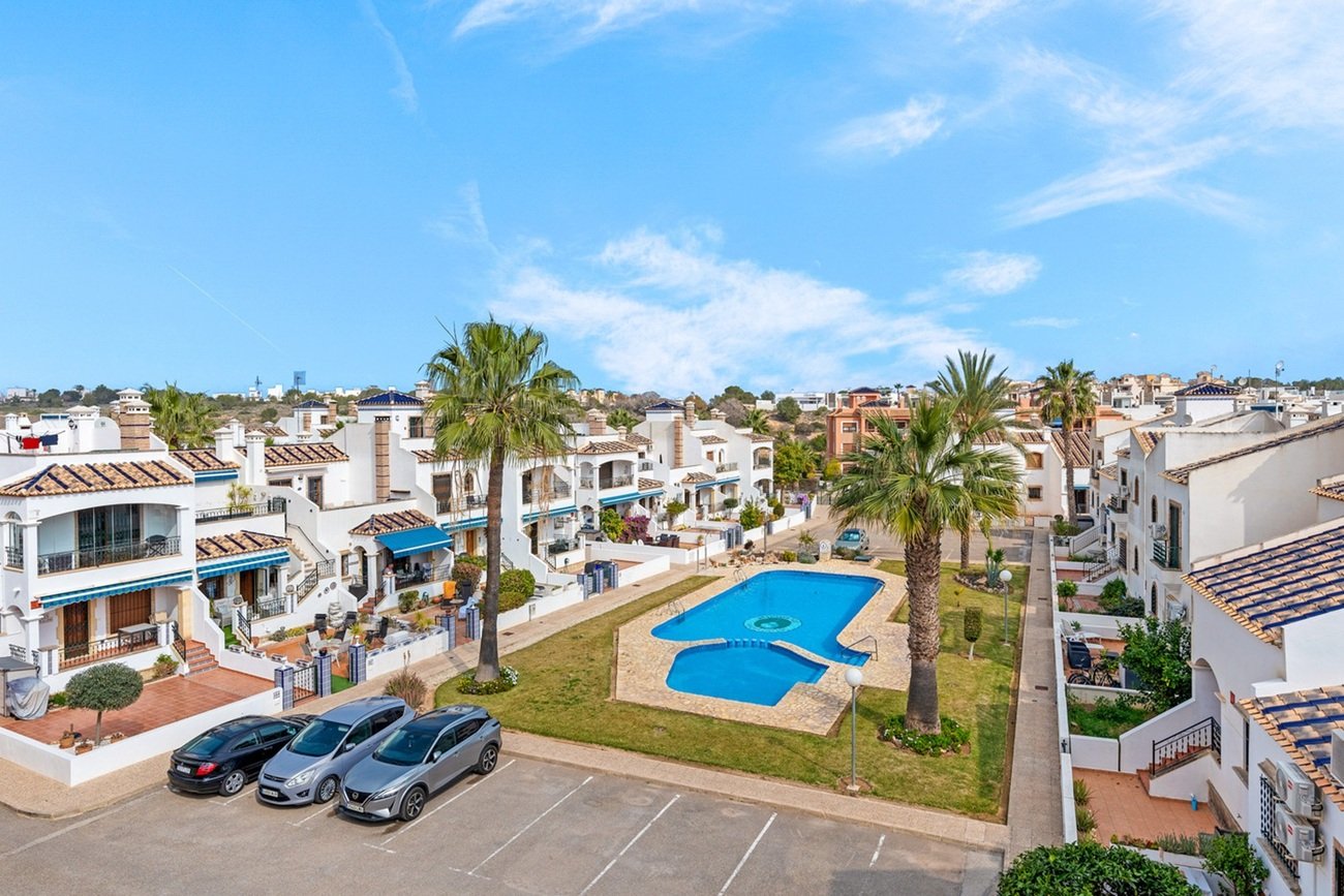 Apartamento en Villamartin, Alicante, España 2 dormitorios,  No. 190024