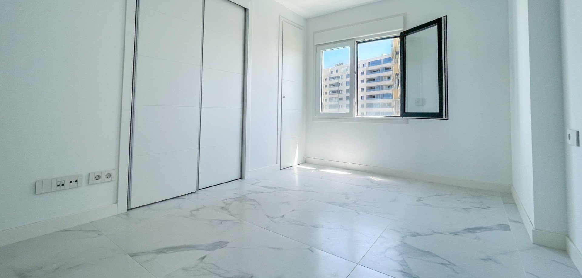 Apartamento en Alicante, España 3 dormitorios, 146 m2 No. 190023