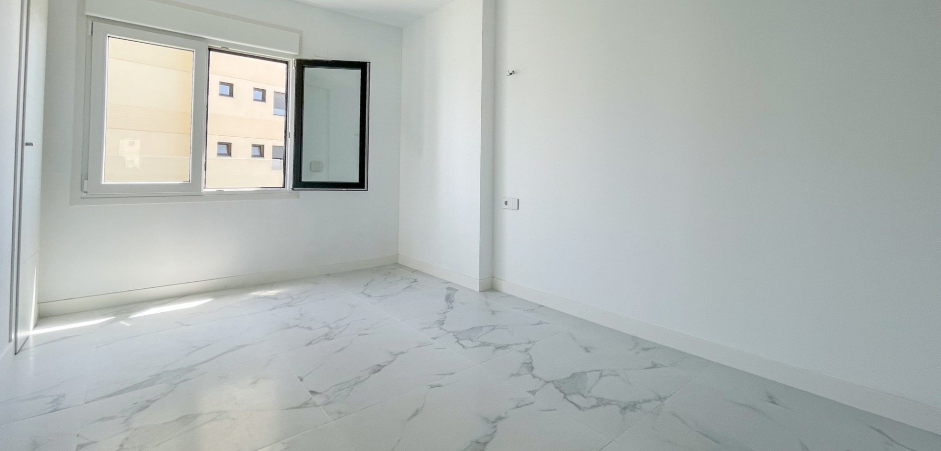 Apartamento en Alicante, España 3 dormitorios, 146 m2 No. 190023
