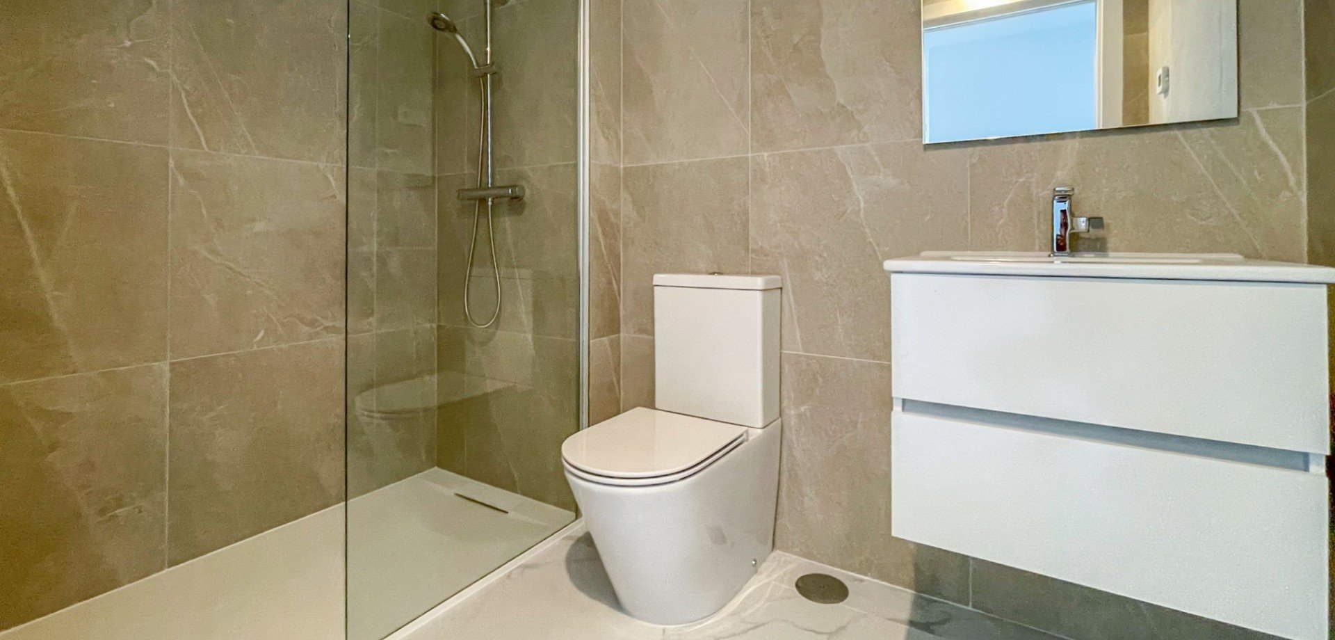 Apartamento en Alicante, España 3 dormitorios, 146 m2 No. 190023