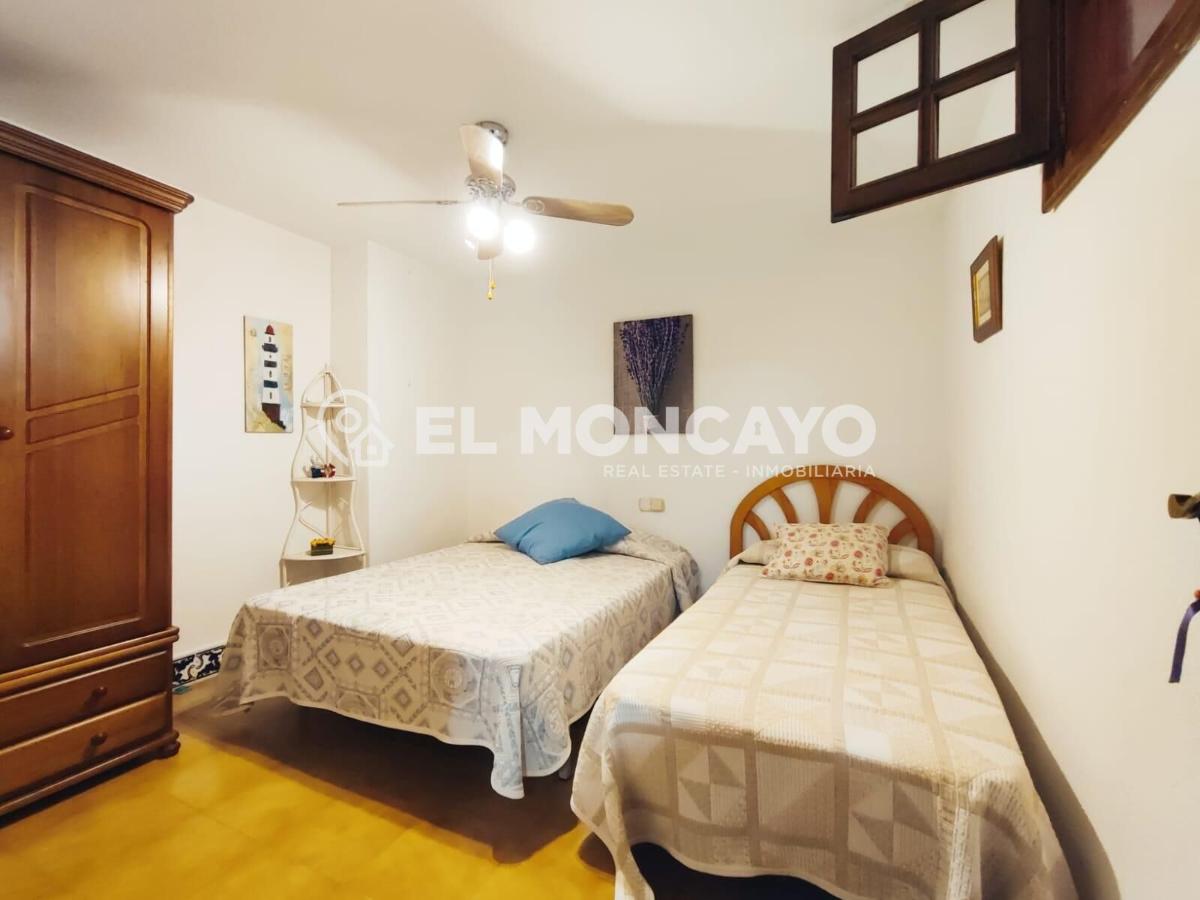 House à Guardamar del Segura, Alicante, Espagne 5 chambres, 139 m2 No. 149053