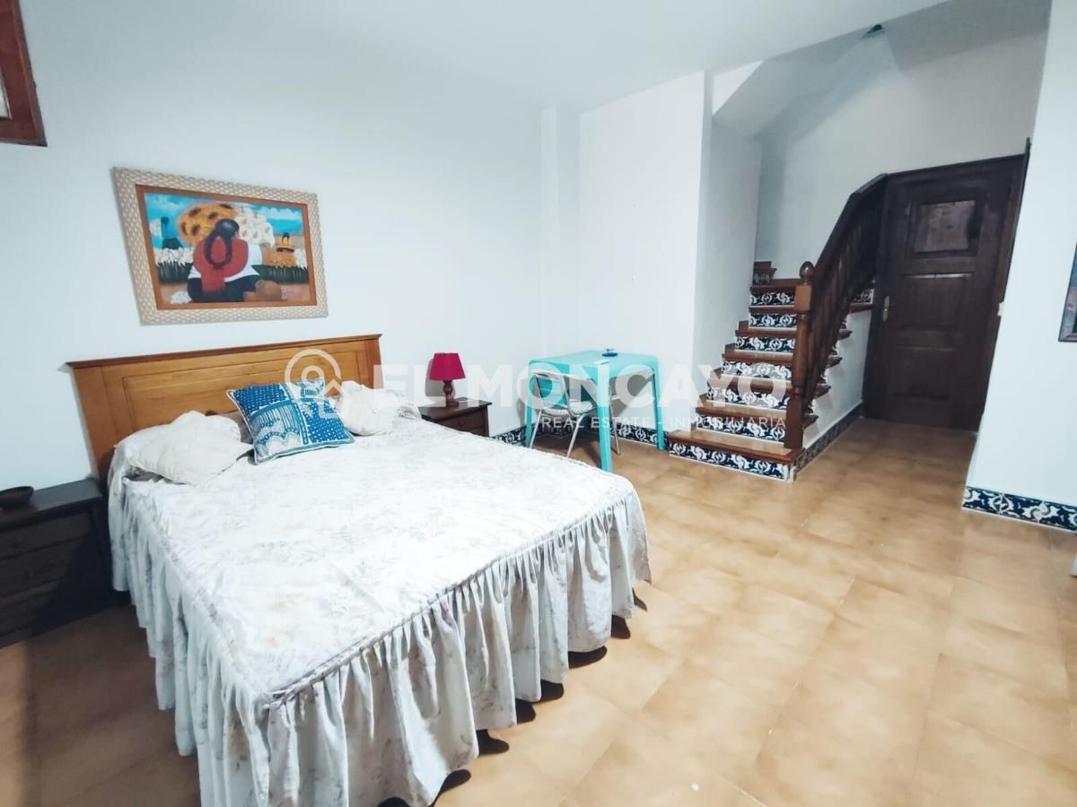 House à Guardamar del Segura, Alicante, Espagne 5 chambres, 139 m2 No. 149053