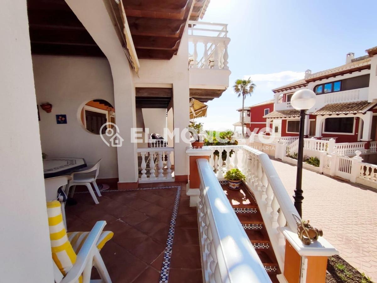 House à Guardamar del Segura, Alicante, Espagne 5 chambres, 139 m2 No. 149053