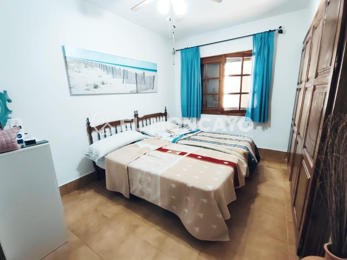 House à Guardamar del Segura, Alicante, Espagne 5 chambres, 139 m2 No. 149053