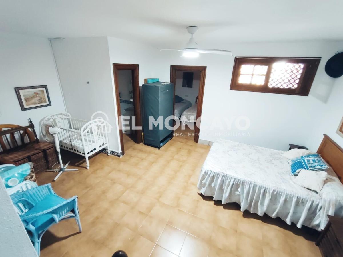 House à Guardamar del Segura, Alicante, Espagne 5 chambres, 139 m2 No. 149053