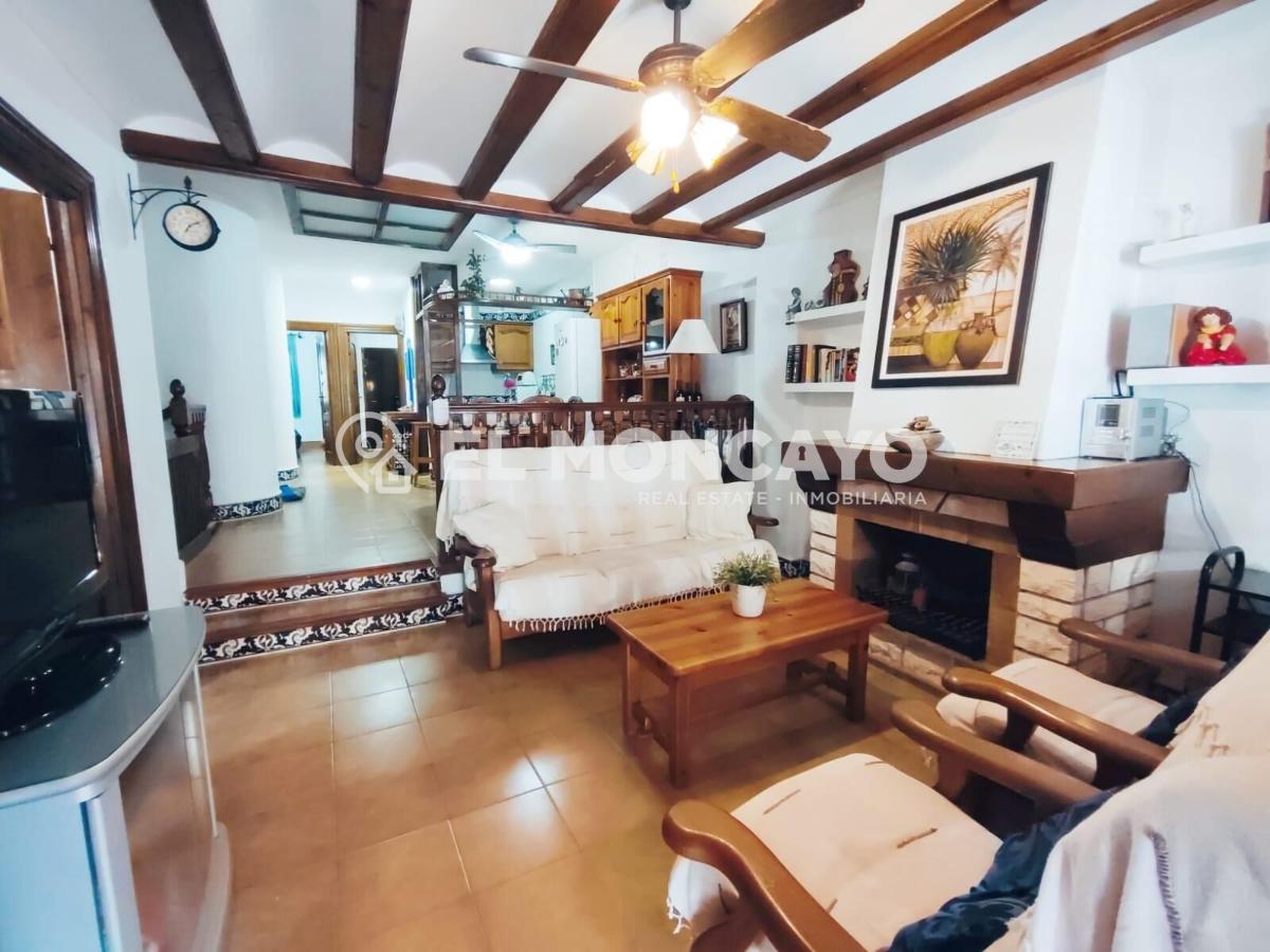 House à Guardamar del Segura, Alicante, Espagne 5 chambres, 139 m2 No. 149053