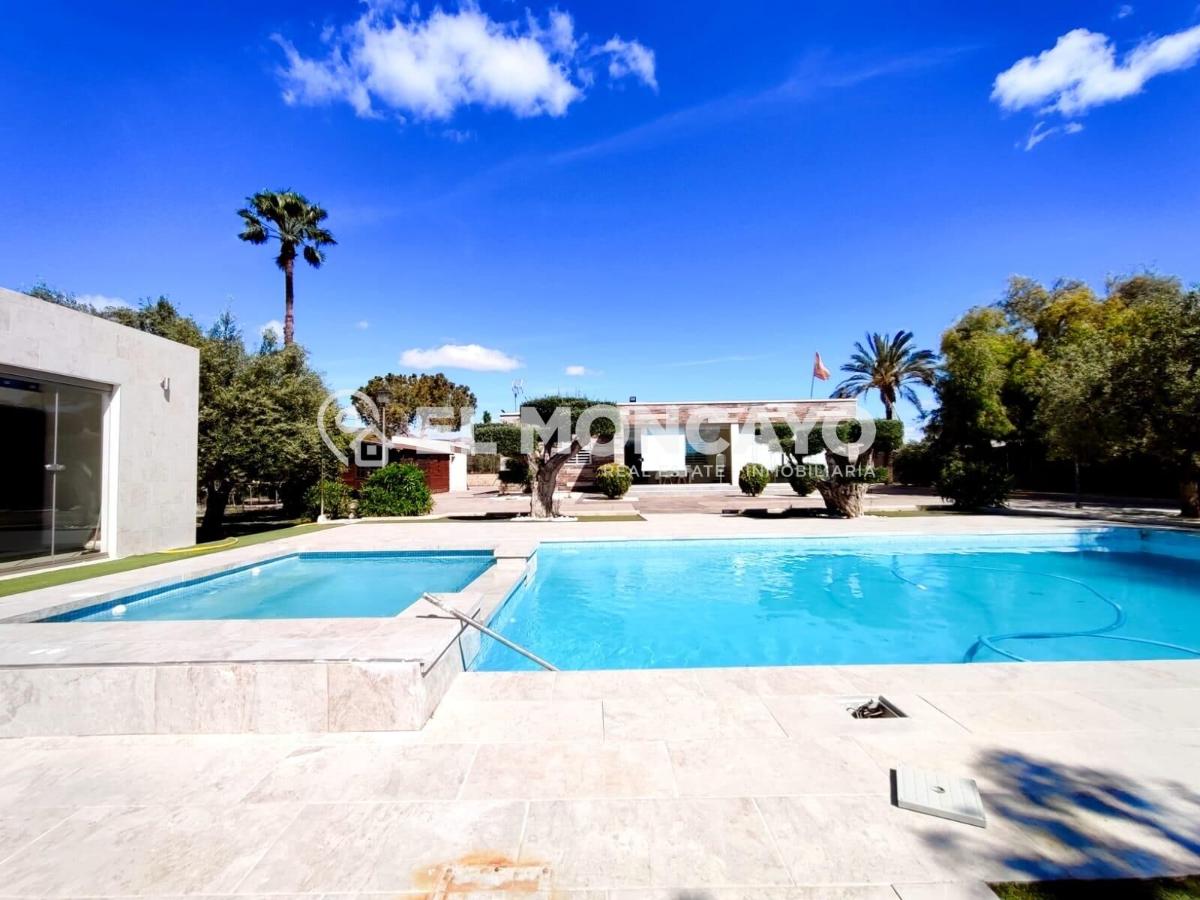 Villa Alicante, Spānijā 3 istabas, 337 m2 Nr. 149049